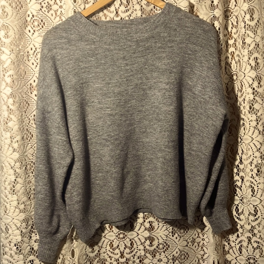 Grey dreamers sweater